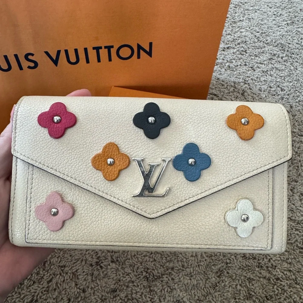 Louis Vuitton MyLockme Flower Fleurs BB Purse and Wallet - Picture 7 of 11
